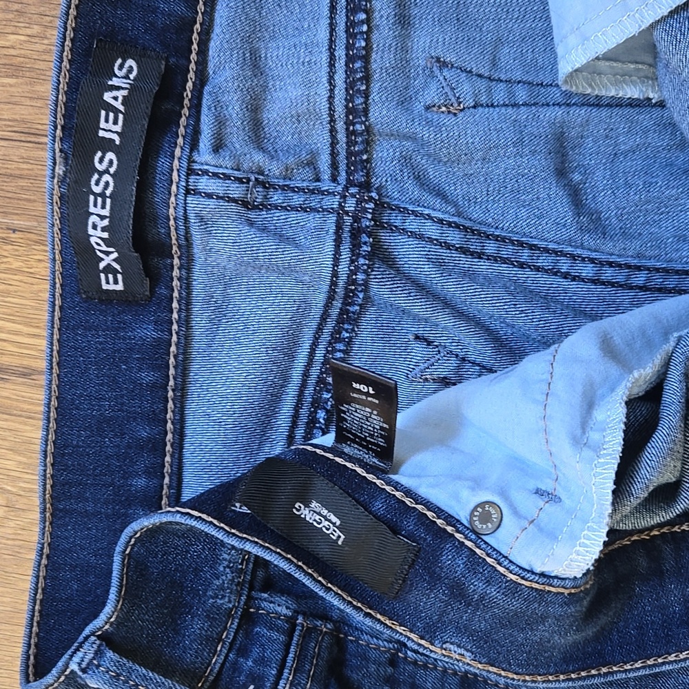 Express Distressed Jeans 10R - Picture 3 of 4